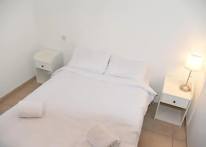 Апартаменты Proche Montpellier, T3, 2 Chambres, Parking, Tram Кастельно-ле-Лез